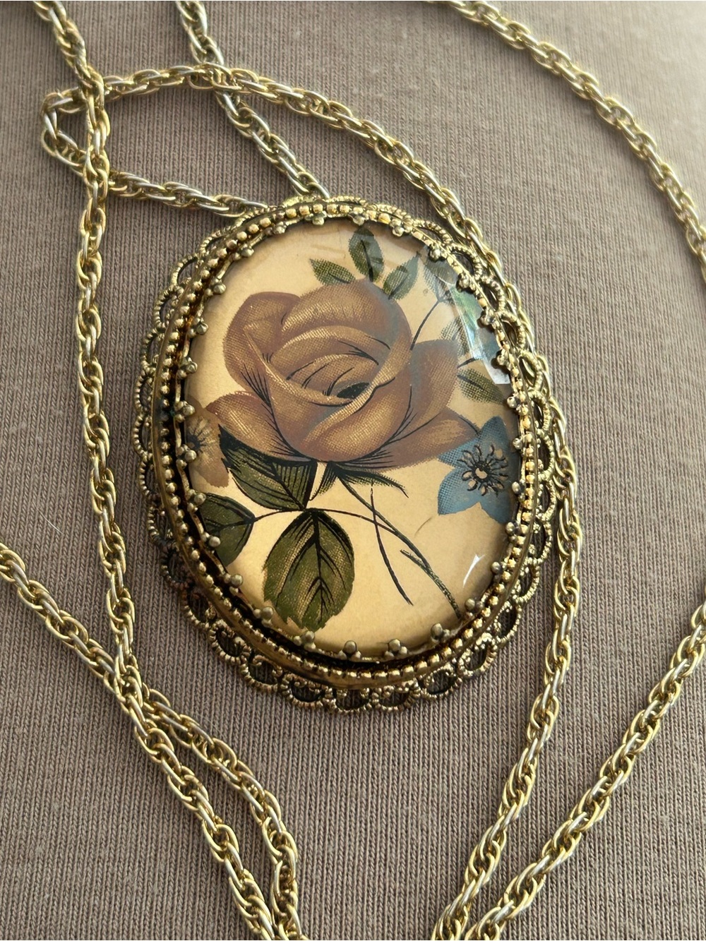 Gold-Tone Floral Rose Pendant Necklace - Vintage Style